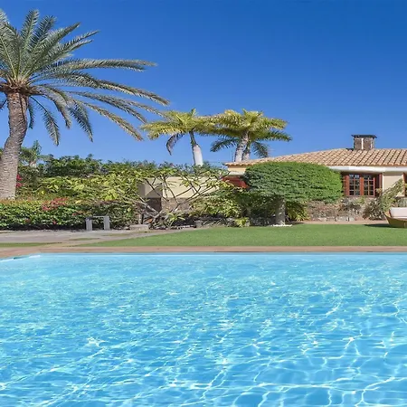 Maspalomas Royale Luxury Retreat In Gran Canaria Private Heated Pool Charming Outdoor Dining Area Bbq Nestled In The Heart Of, Villa Las Palmas de Gran Canaria